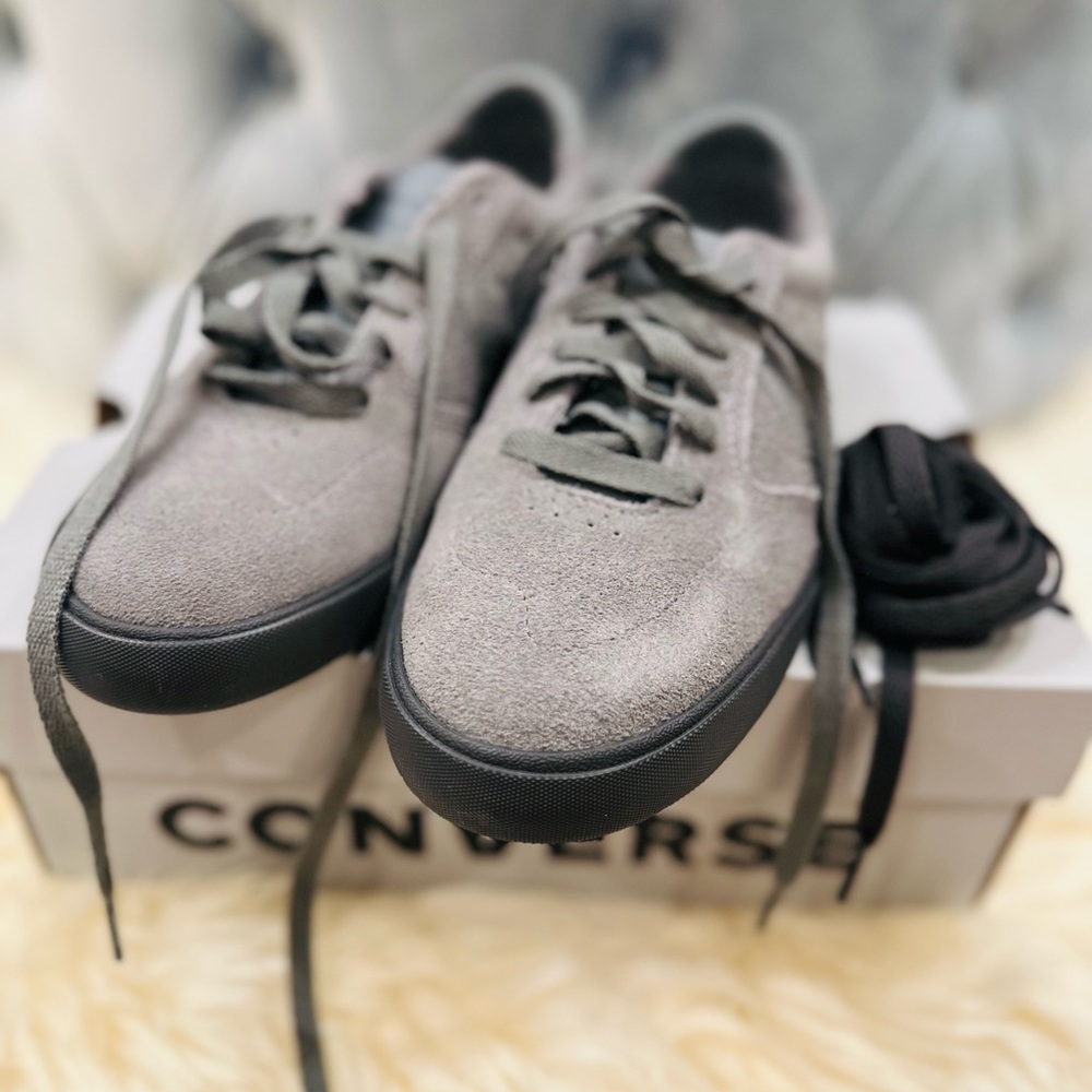 Women’s Converse - Picture 4 of 7